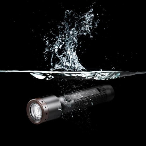 LEDLENSER レッドレンザー P5R Core 502178 Pシリーズ 充電式フラッシュライト 500ルーメン 水中使用OK 送料無料(沖縄県・離島除く)